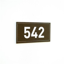 Plaque chiffre et numéro avec relief - H 55 x L 11