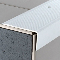 Nez de marche strié en aluminium anodisé avec axe 