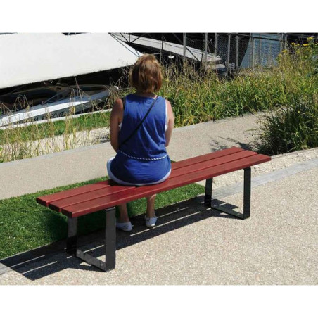 Banquette urbaine acier gris et bois lasuré acajou en situation