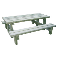 Table de pique-nique traditionnelle en bois